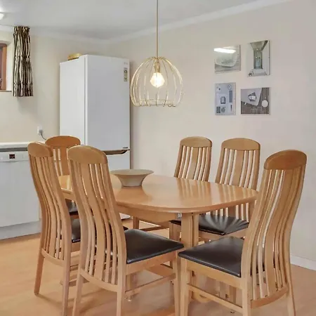 Lovely Summer House In Marielyst Semesterbostad
